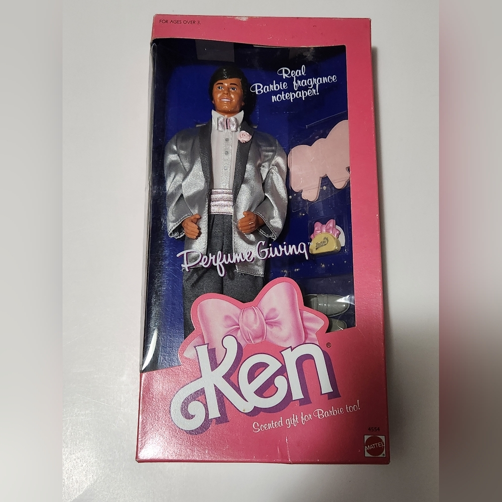 🌌 1987 Perfume Giving Ken Vintage Doll 49